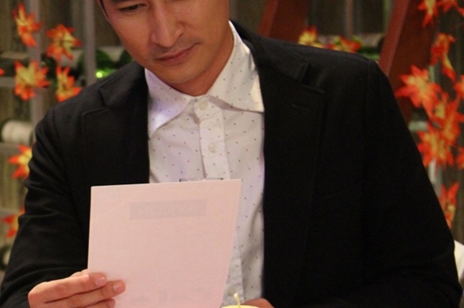 Bếp Hát: Huy Khánh cầu hôn Hương Giang Idol cực lãng mạn